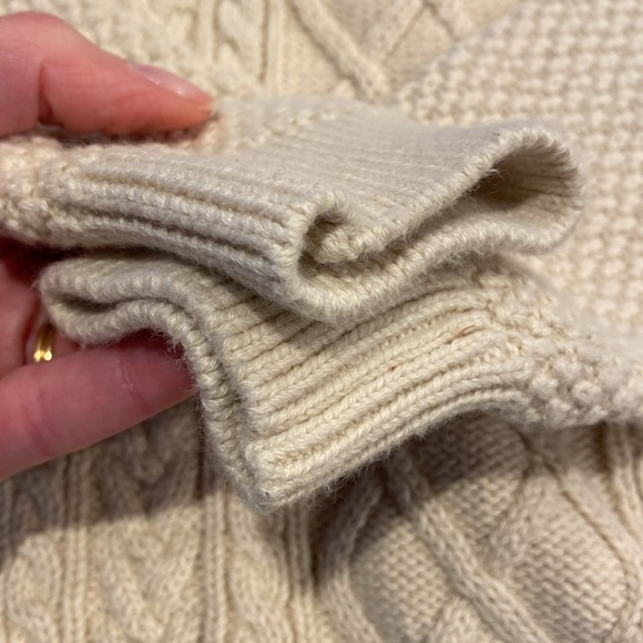 Old Navy Fishermans Knit Off White or Cream Sweater M (8) - Picture 8 of 12